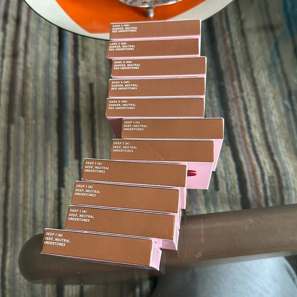 One Size O/S Powder Foundation Deep 1 Turn Up The Base
